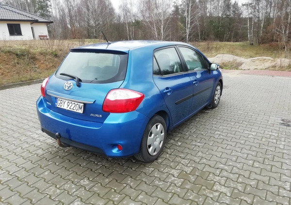 Toyota Auris cena 16667 przebieg: 225000, rok produkcji 2010 z Miastko małe 529